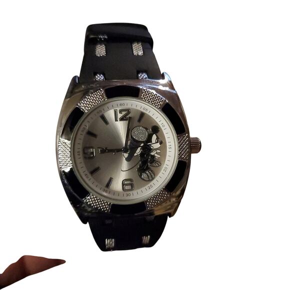 Mickey Mouse - Picture 2 of 5